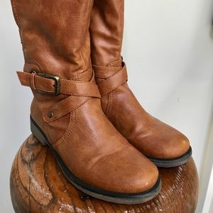 brown boots